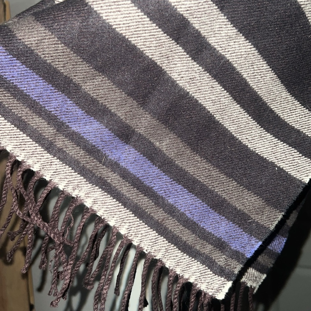 Large Scarf - Picture 2 of 5